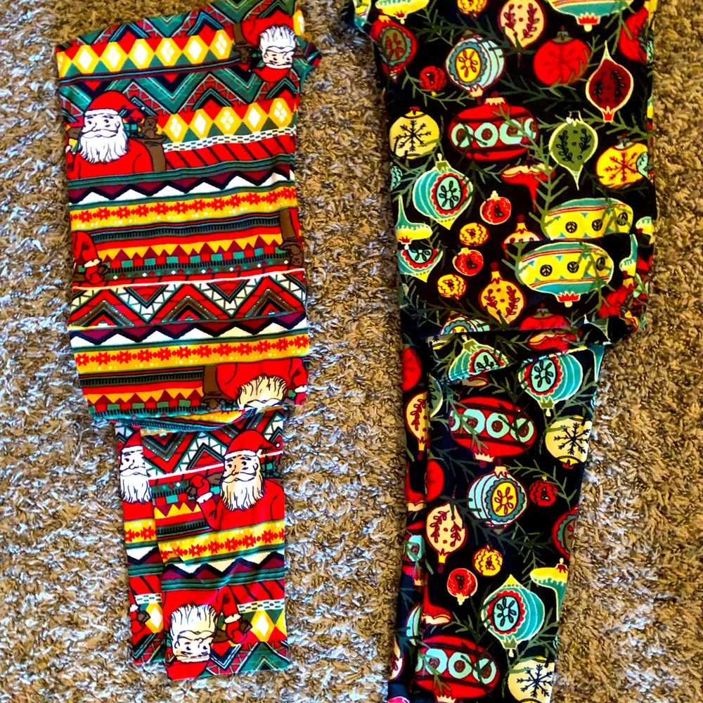 2LuLaRoe Christmas Leggings Tall & Curvy Like New